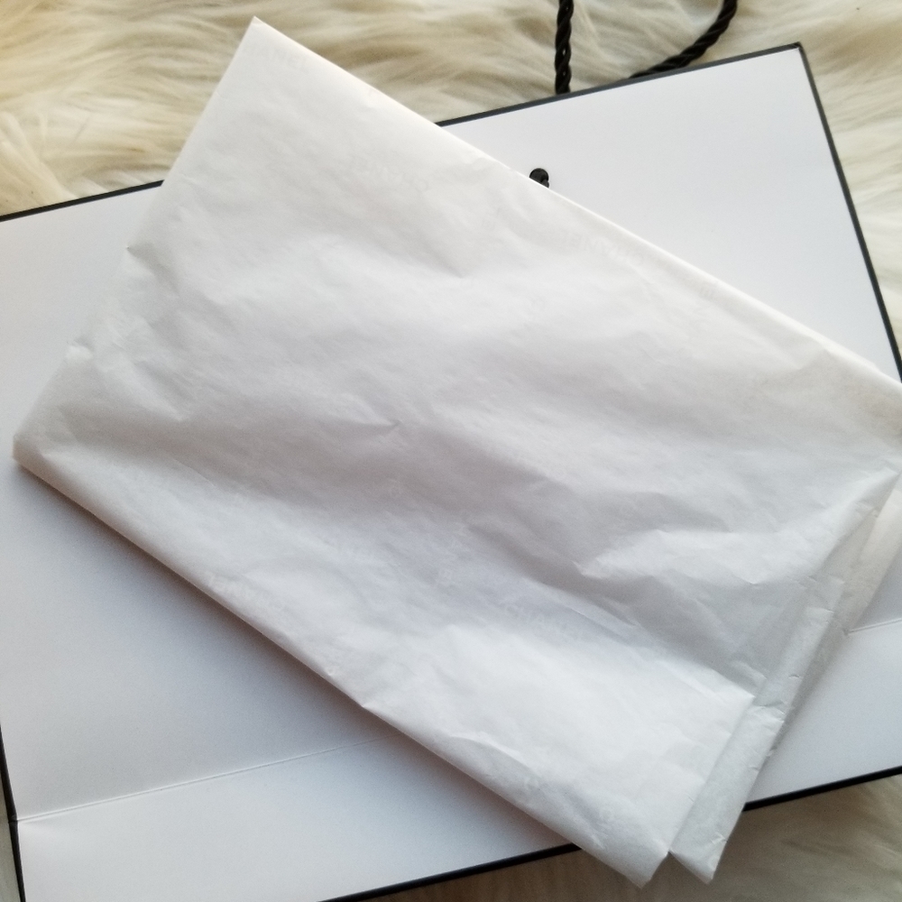 Chanel Beauty White Small Shopping Bag Packaging - Picture 6 of 8